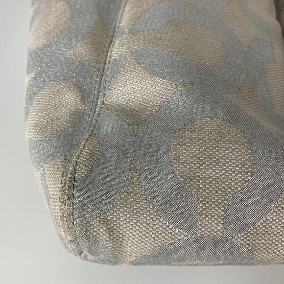 Coach 21021E Canvas silver signature print small shoulder bag ASIS - Picture 2 of 13